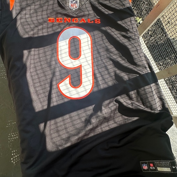 Joe Burrow Jersey - Picture 2 of 2